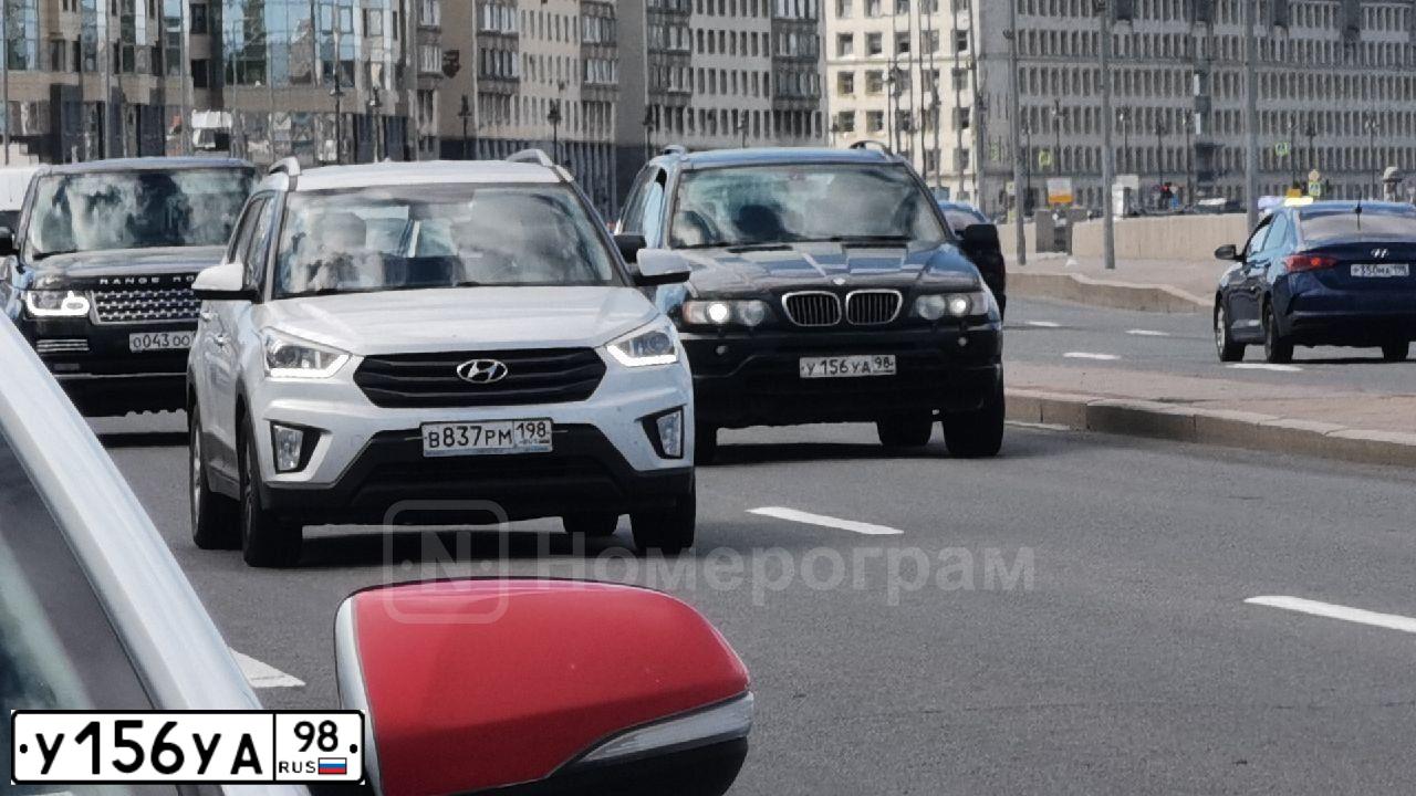 Фото автомобиля BMW X5, 2002 — госномер У156УА98. Цвет: ЧЕРНЫЙ