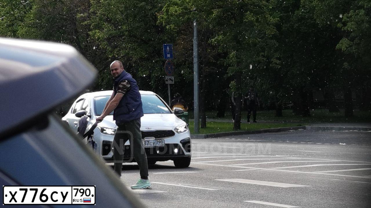 Фото автомобиля KIA SPECTRA, 2006 — госномер С014РК790. Цвет: Серебристый