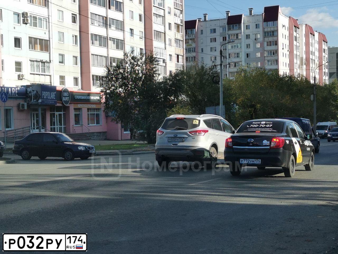 Фото автомобиля FORD KUGA, 2013 — госномер А995МХ172. Цвет: Серебристый