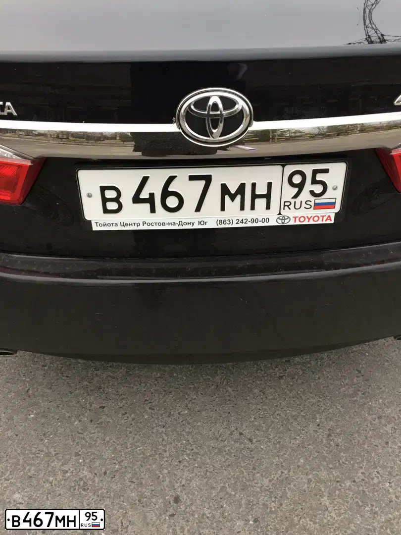Фото автомобиля TOYOTA CAMRY, 2014 — госномер Е070КН186. Цвет: ЧЕРНЫЙ МЕТАЛЛИК