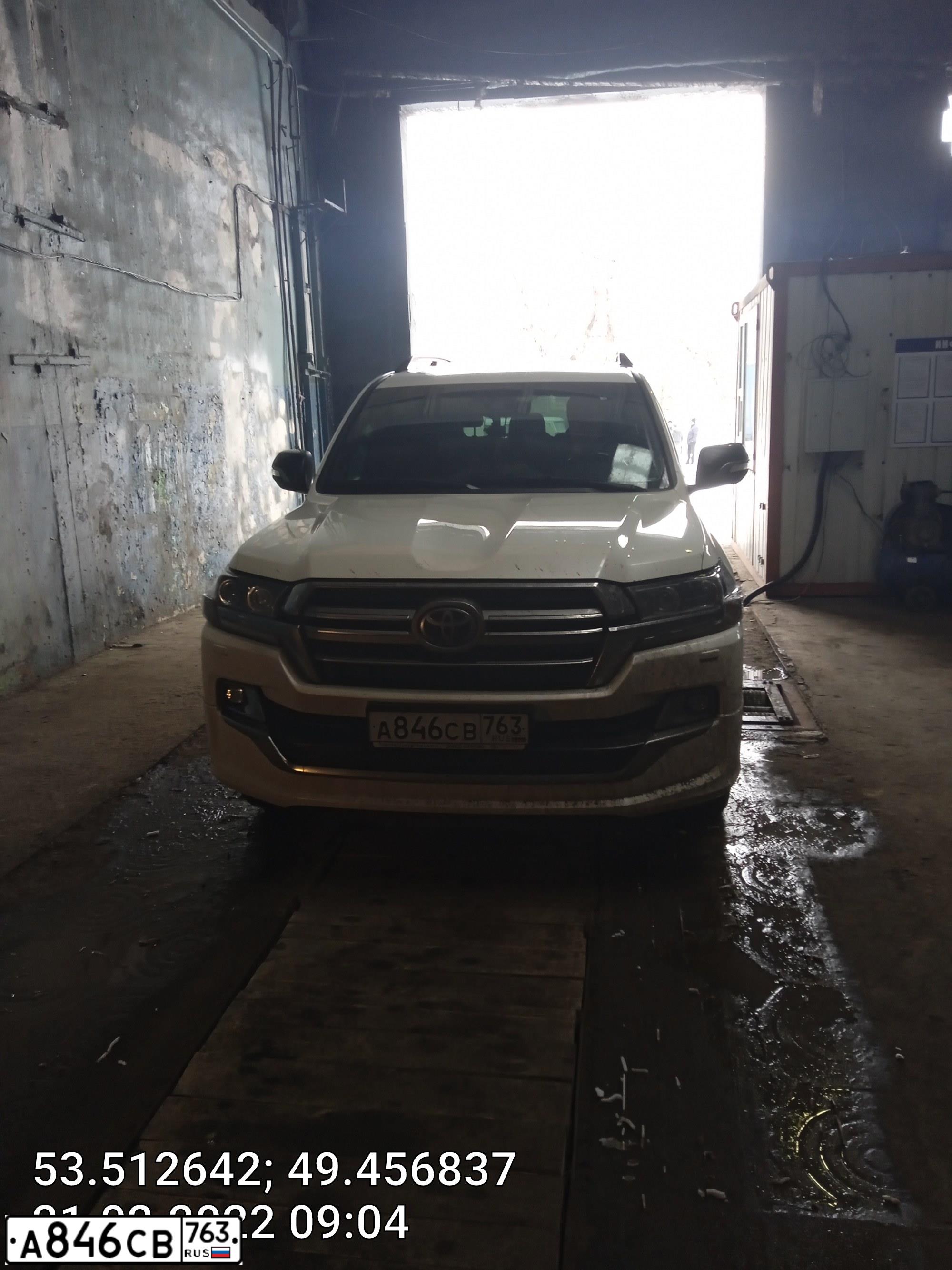 Фото автомобиля TOYOTA LAND CRUISER 200, 2018 — госномер А846СВ763. Цвет: Белый