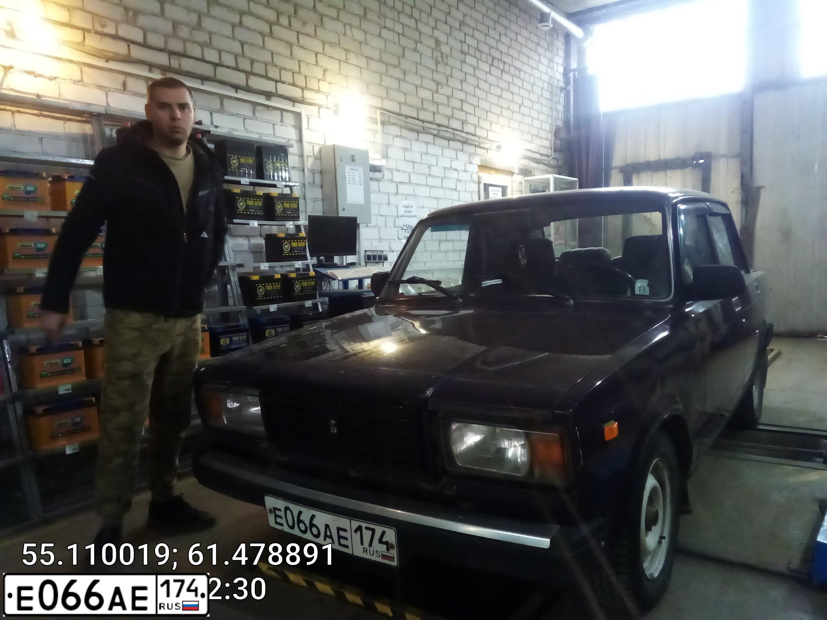 Фото автомобиля LADA 2107, 2002 — госномер О308КС774. Цвет: ФИОЛЕТОВЫЙ