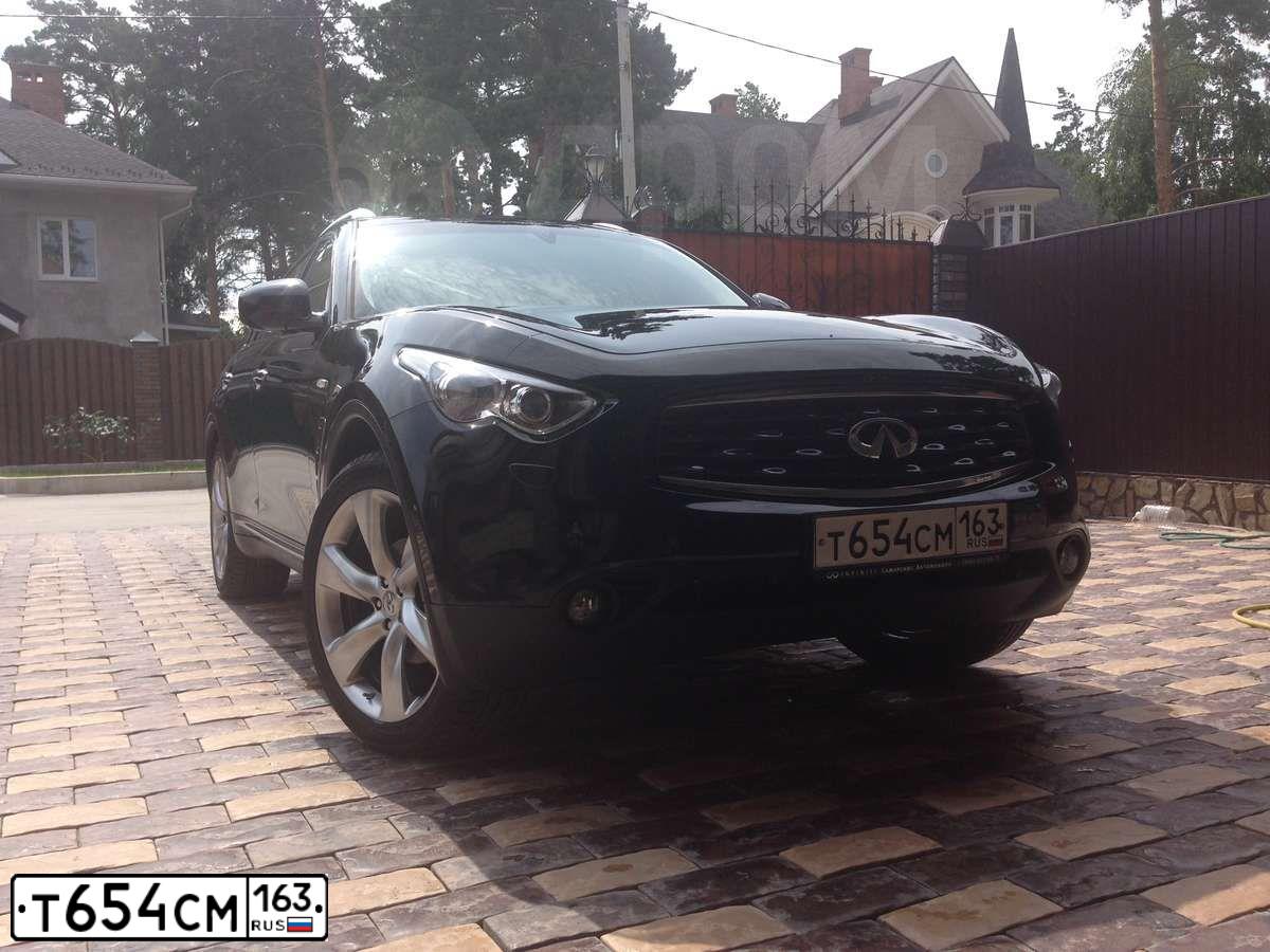 Фото автомобиля INFINITI QX70 /FX/, 2009 — госномер Р609ВА138. Цвет: ЧЕРНЫЙ