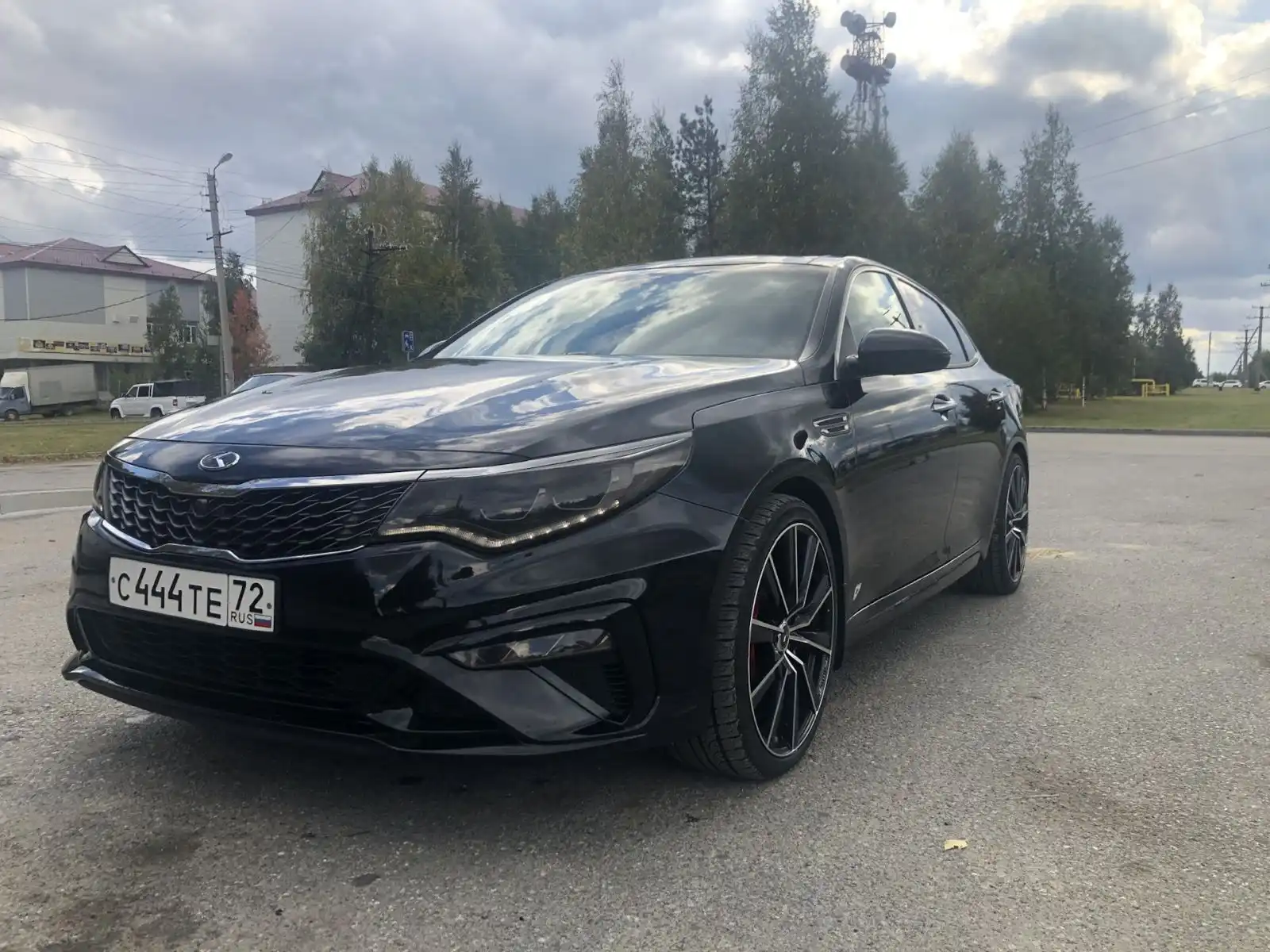 Фото автомобиля RENAULT KAPTUR, 2016 — госномер С444ЕУ72. Цвет: БЕЛЫЙ