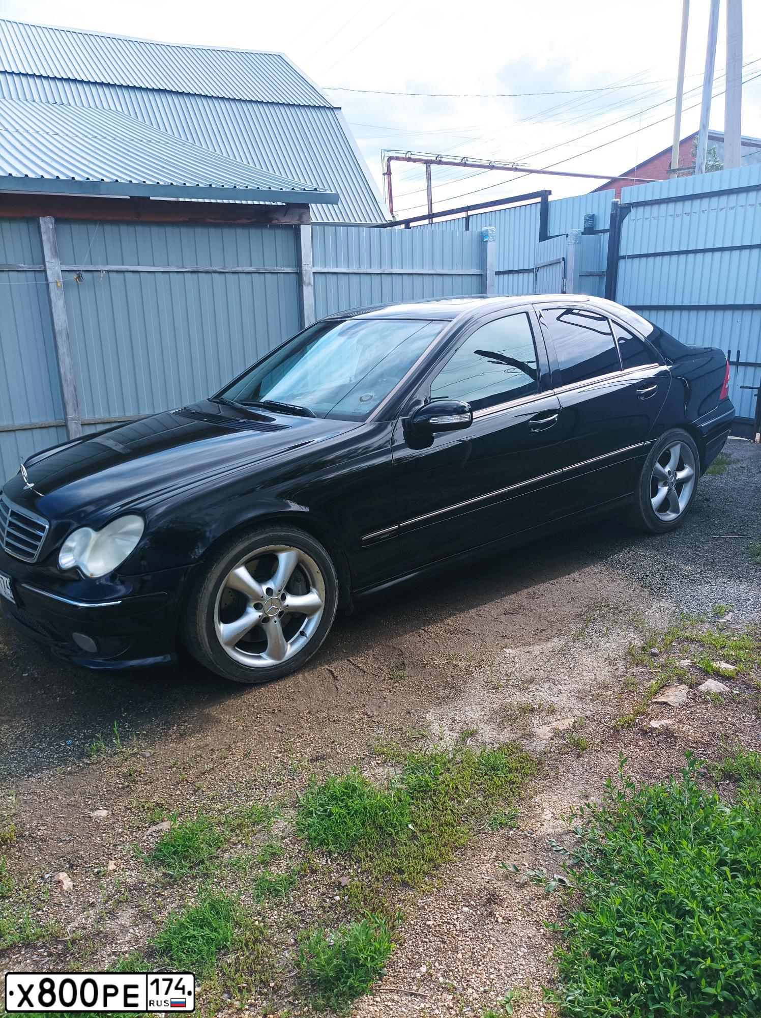 Фото автомобиля MERCEDES-BENZ C230, 2005 — госномер О331НХ196. Цвет: ЧЕРНЫЙ