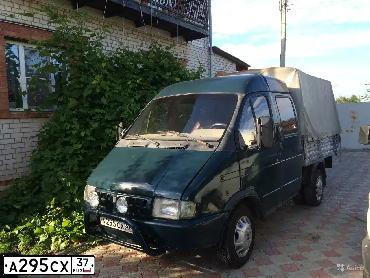 Фото автомобиля GAZ 3302 GAZEL, 1998 — госномер М403АХ152. Цвет: сине-зеленый