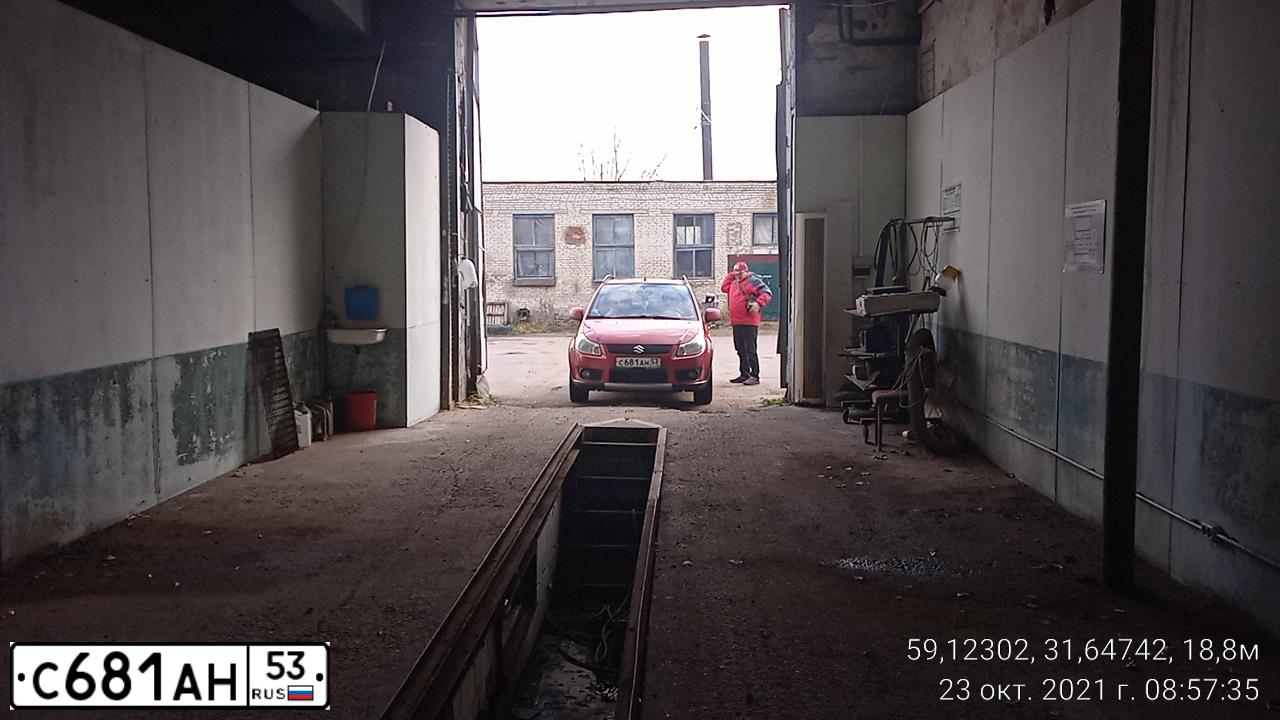 Фото автомобиля LADA 2121 NIVA, 2011 — госномер О319КК116. Цвет: ЯРКО-БЕЛЫЙ