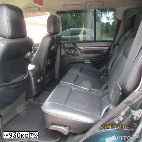 Фото автомобиля MITSUBISHI PAJERO, 2007 — госномер Р930КО190. Цвет: ЗЕЛЕНЫЙ
