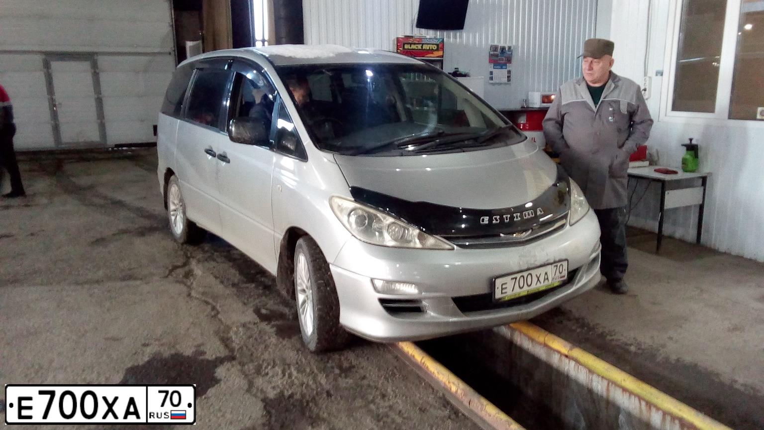 Фото автомобиля LADA 2170 PRIORA, 2012 — госномер Е700ХА70. Цвет: Белый