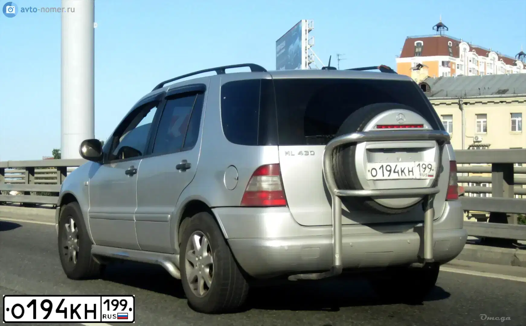 Фото автомобиля MERCEDES M-KLASSE, 2000 — госномер О194КН199. Цвет: СВЕТЛО-СЕРЕБРИСТЫЙ