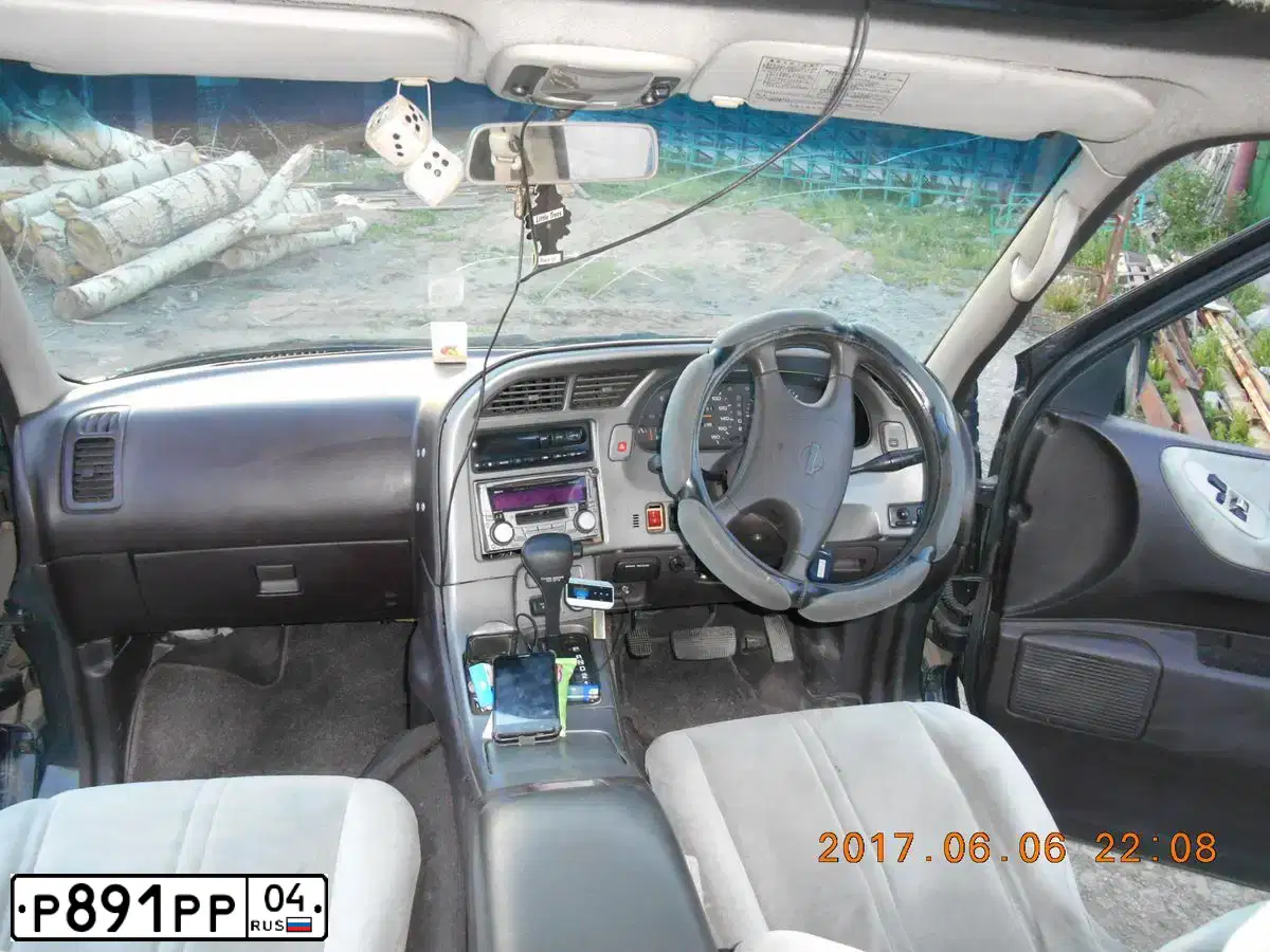 Фото автомобиля НИССАН NISSAN LARGO, 1989 — госномер У043СВ124