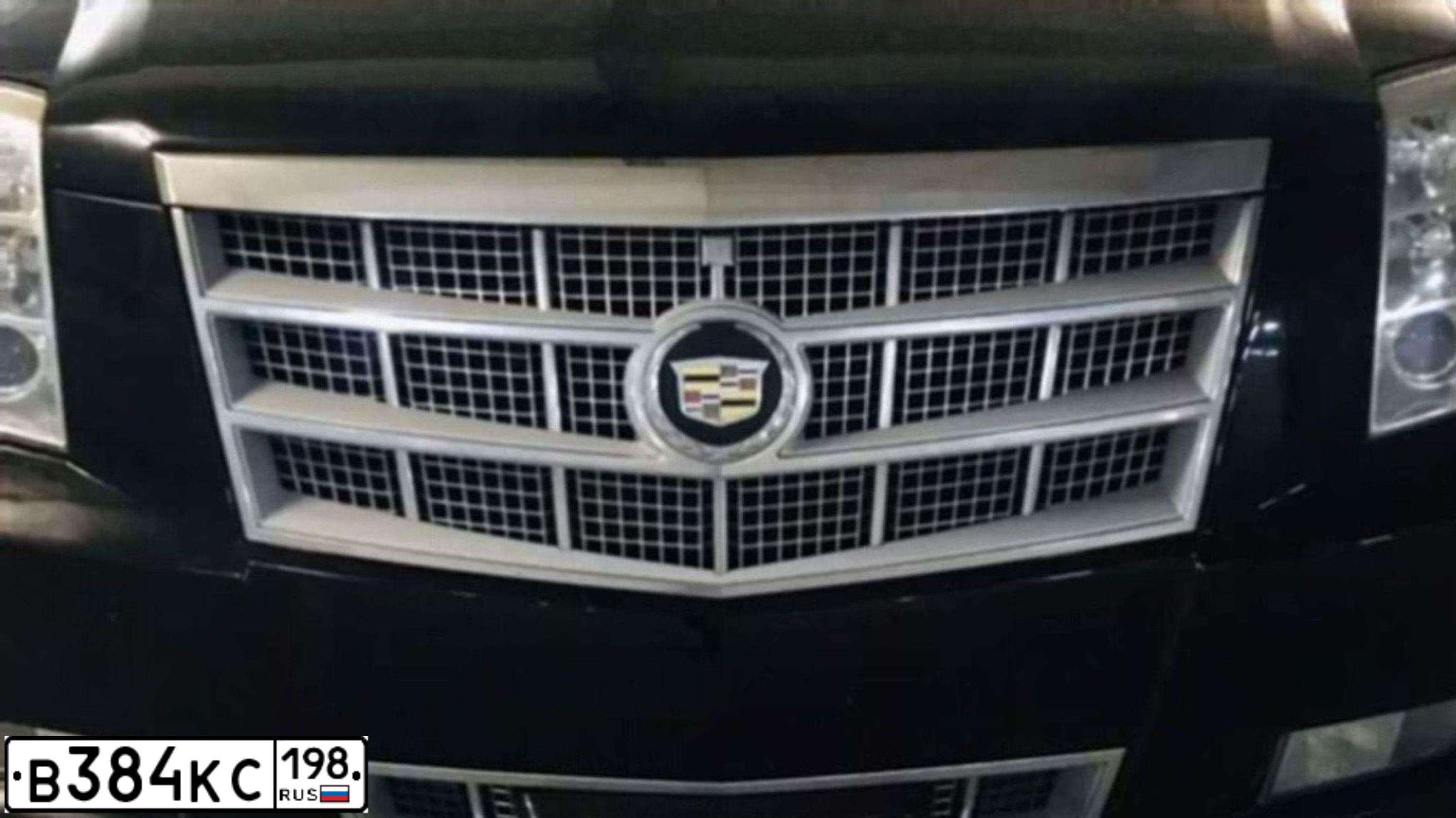 Фото автомобиля CADILLAC ESCALADE, 2013 — госномер С464СС178. Цвет: ЧЕРНЫЙ