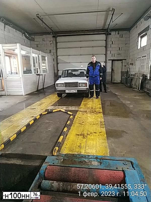 Фото автомобиля LADA 2107, 2005 — госномер Н100НН76. Цвет: БЕЛЫЙ