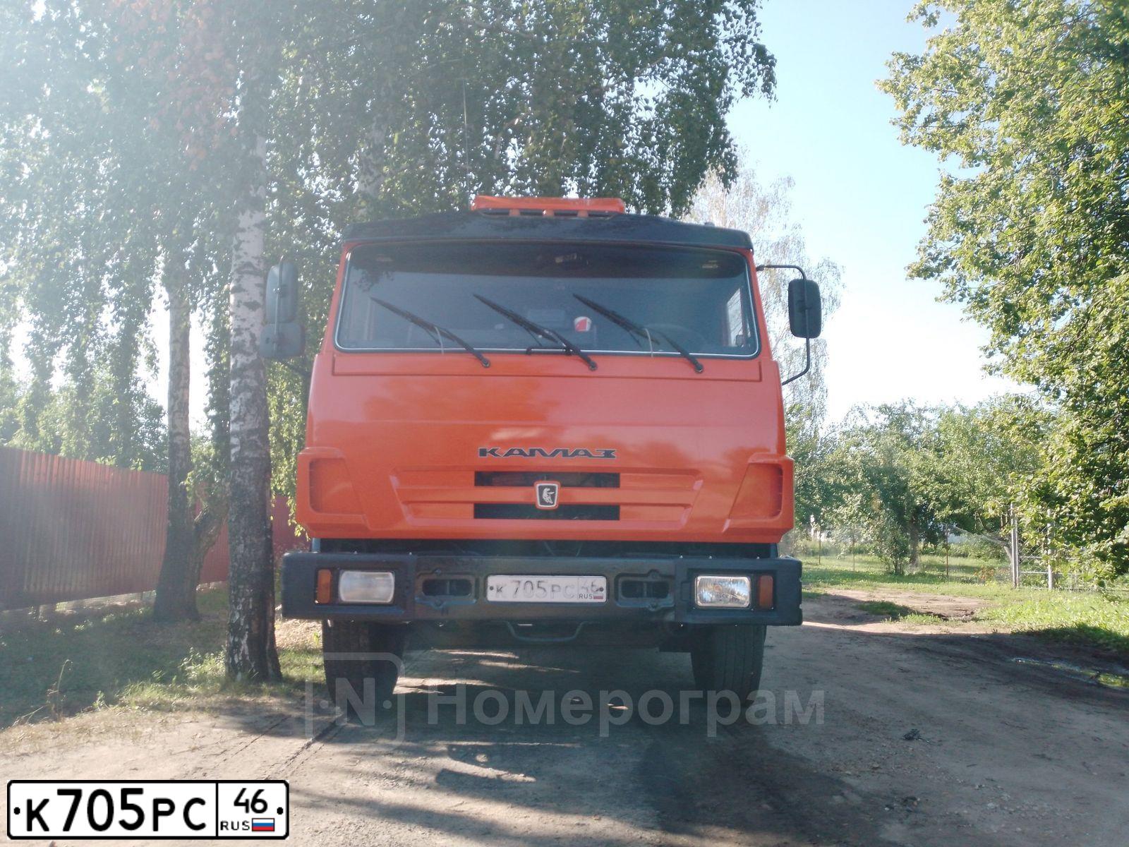 Фото автомобиля KAMAZ 53215 /6X4/, 2009 — госномер К705РС46. Цвет: ОРАНЖЕВЫЙ