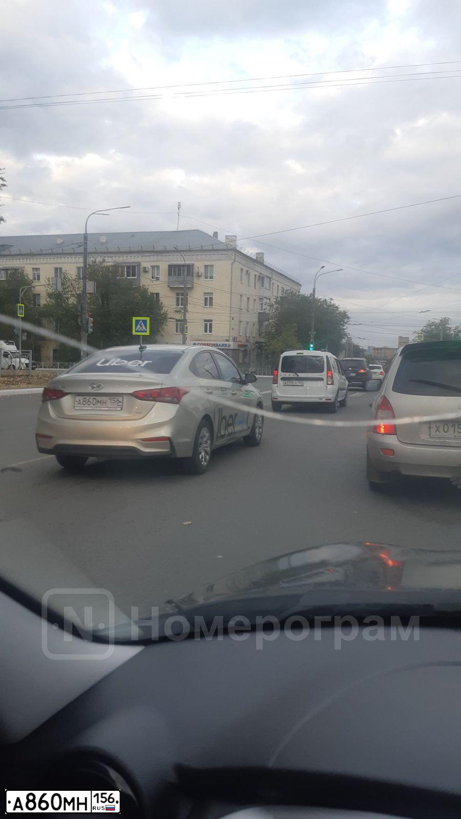 Фото автомобиля HYUNDAI SOLARIS, 2019 — госномер А860МН156. Цвет: БЕЖЕВЫЙ
