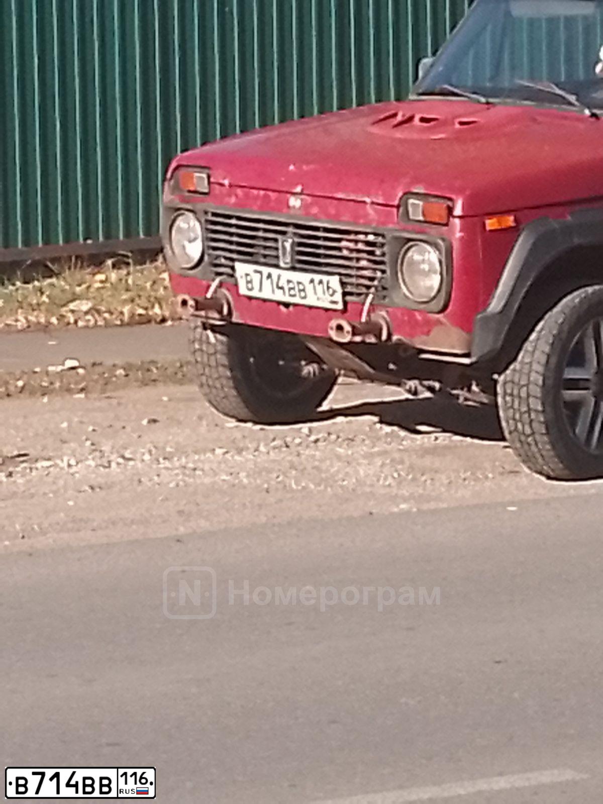 Фото автомобиля LADA 2121 NIVA, 1997 — госномер В714ВВ116. Цвет: ВИШНЕВЫЙ