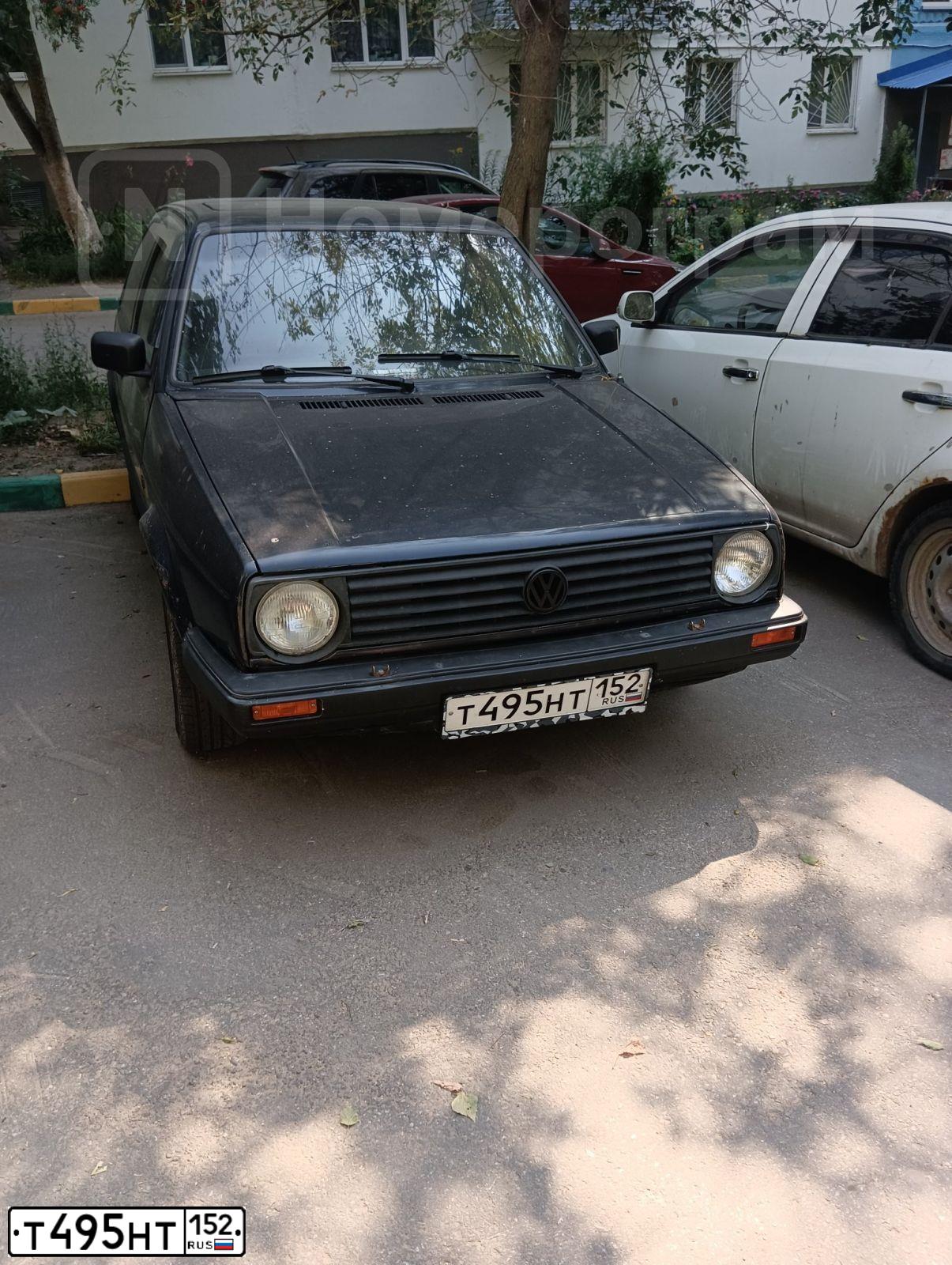 Фото автомобиля VOLKSWAGEN GOLF, 1989 — госномер Т495НТ152. Цвет: синий