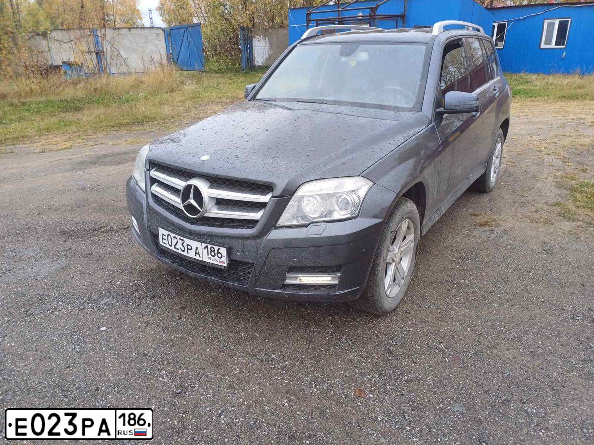 Фото автомобиля MERCEDES GLK-KLASSE, 2011 — госномер Е023РА186. Цвет: СЕРЫЙ