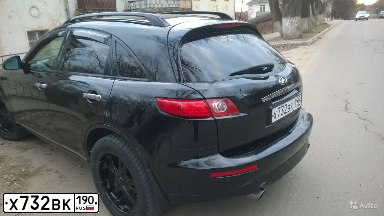 Фото автомобиля INFINITI QX70 /FX/, 2003 — госномер У111АС750. Цвет: ЧЕРНЫЙ