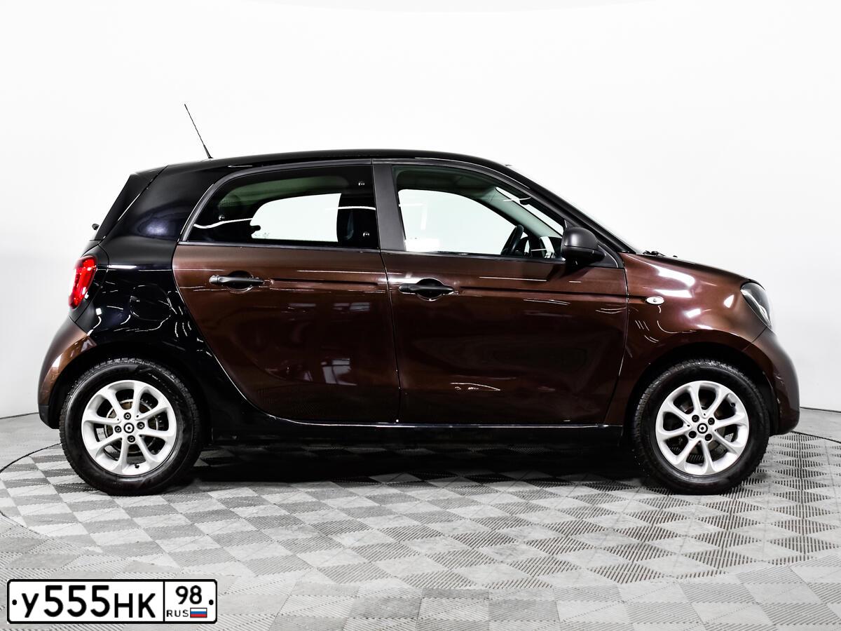 Фото автомобиля SMART FORFOUR, 2018 — госномер Е985ОУ761. Цвет: Коричневый