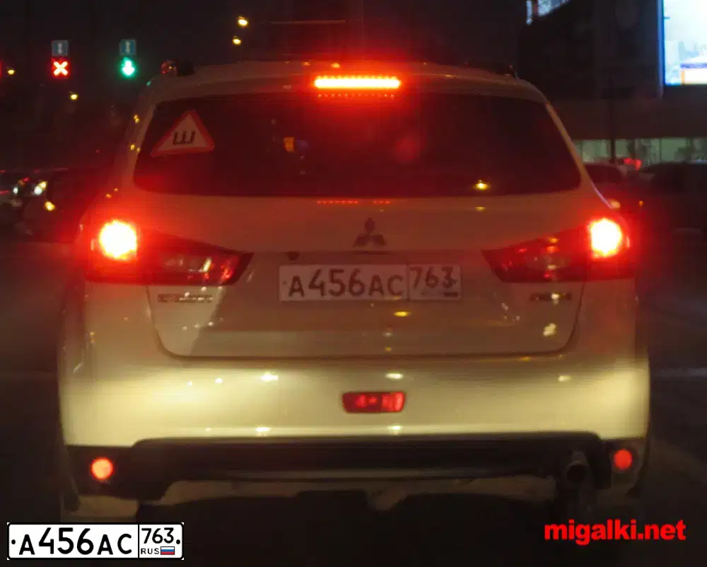 Фото автомобиля MITSUBISHI ASX, 2012 — госномер А456АС763. Цвет: Белый