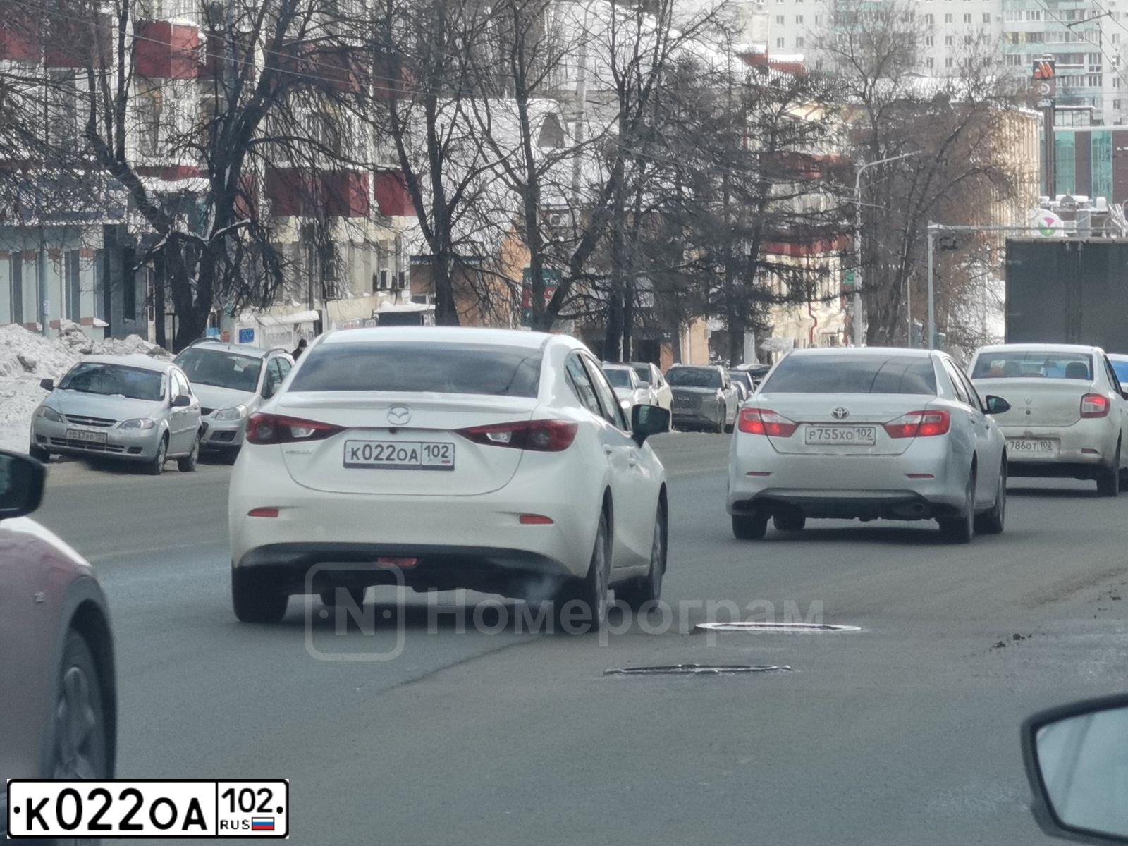 Фото автомобиля SKODA FABIA, 2013 — госномер О235НН702. Цвет: Красный