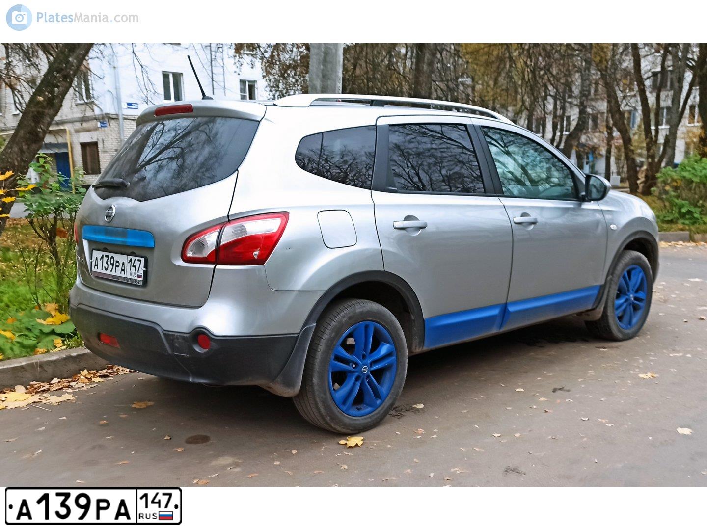 Фото автомобиля NISSAN QASHQAI, 2010 — госномер А139РА147. Цвет: СЕРЕБРИСТЫЙ