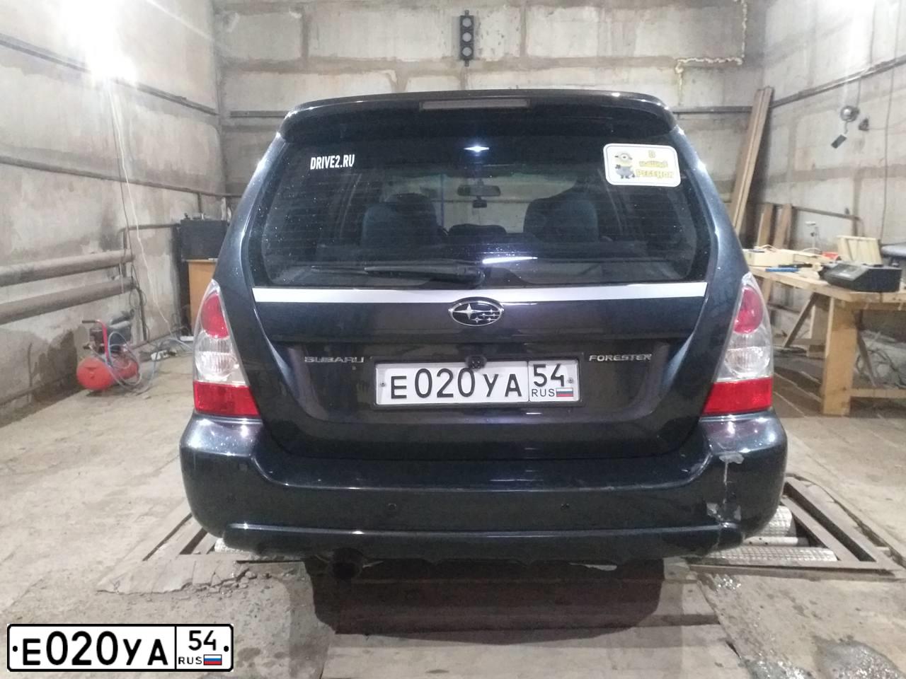 Фото автомобиля LEXUS S RX, 2002 — госномер Е020УА54. Цвет: ЧЕРНЫЙ