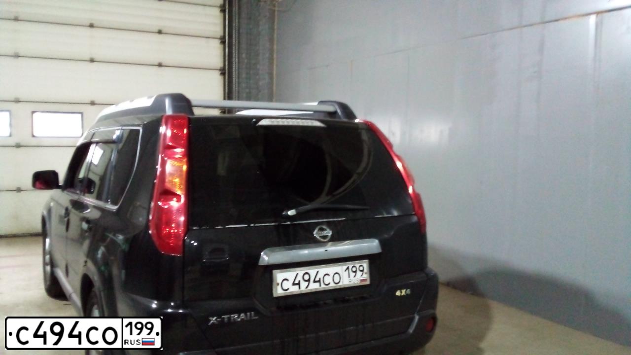 Фото автомобиля NISSAN X-TRAIL, 2008 — госномер С494СО199. Цвет: ЧЕРНЫЙ