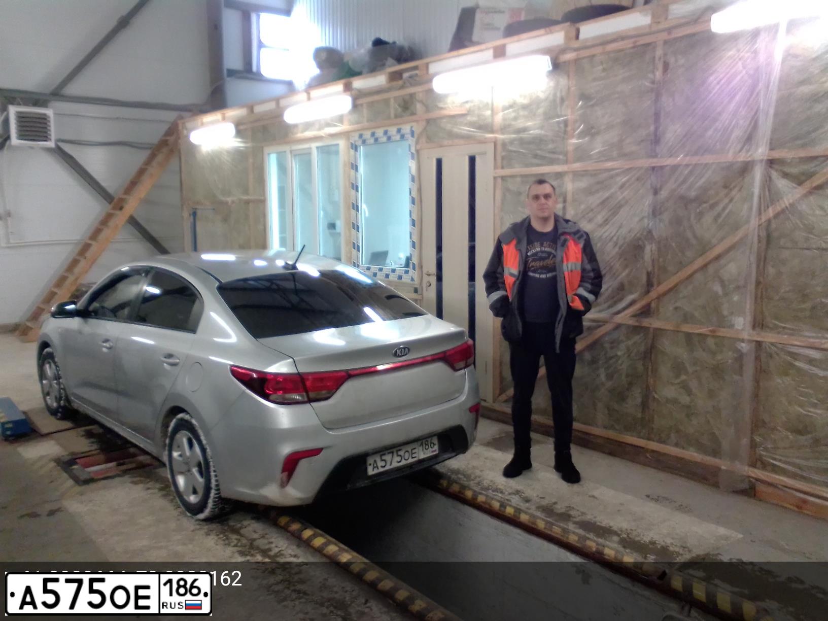 Фото автомобиля KIA RIO, 2017 — госномер А079ВВ172. Цвет: Серебристый