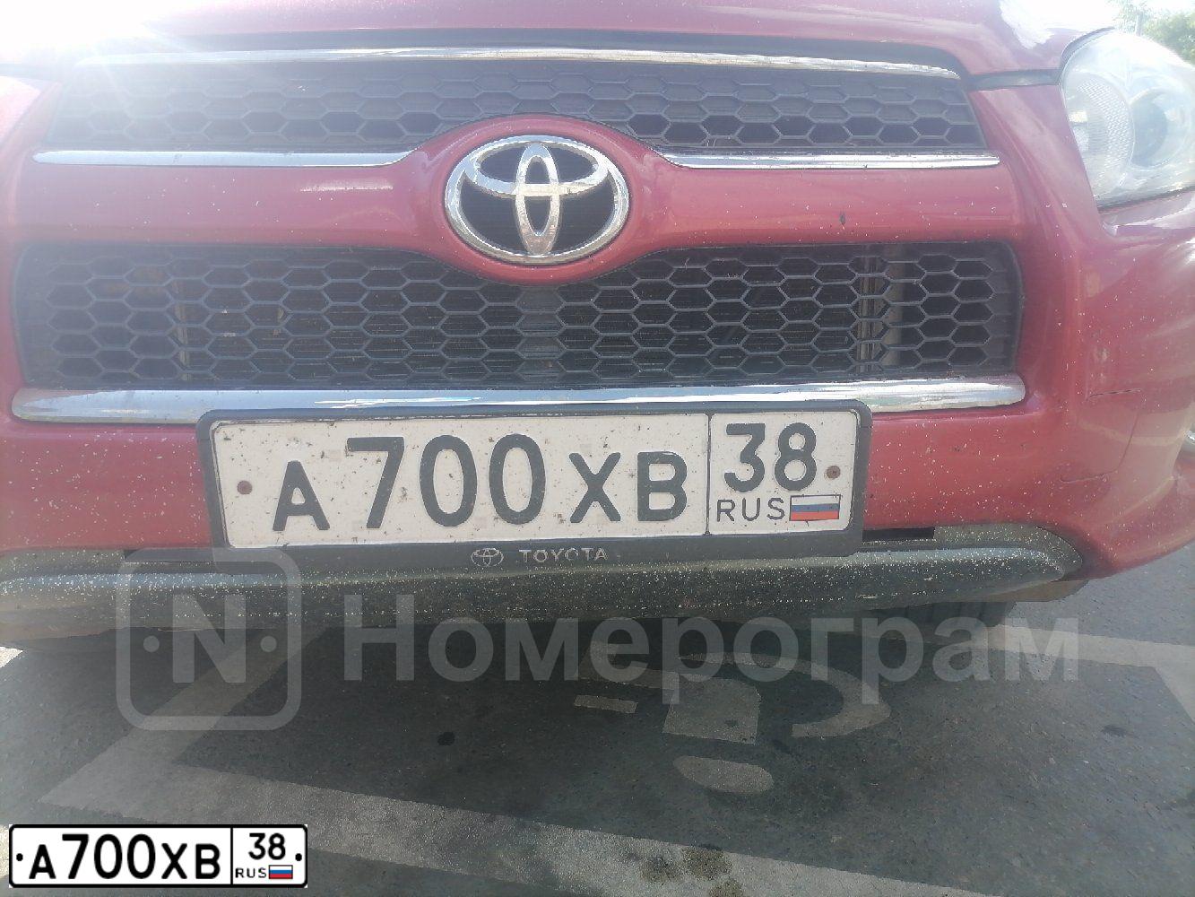 Фото автомобиля TOYOTA RAV4, 2012 — госномер А700ХВ38. Цвет: КРАСНЫЙ