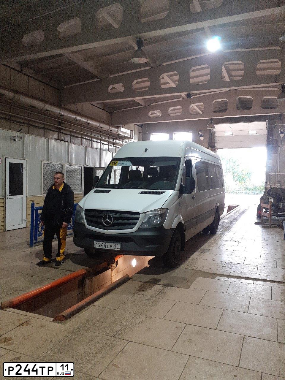Фото автомобиля MERCEDES SPRINTER, 2017 — госномер Р244ТР11. Цвет: Белый