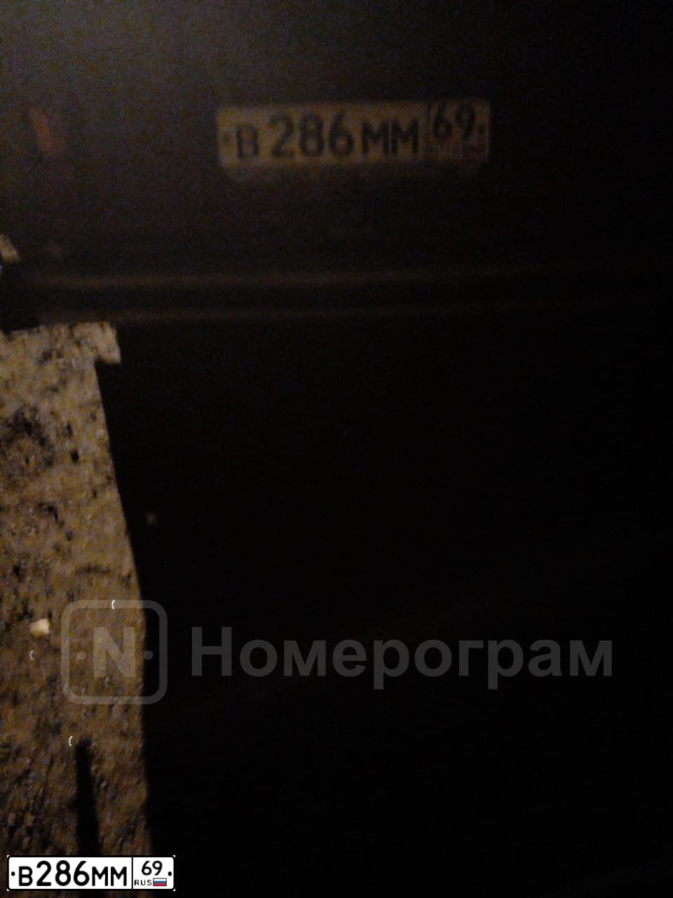Фото автомобиля LADA 2104 LADA, 1997 — госномер В286ММ69. Цвет: ВИШНЕВЫЙ