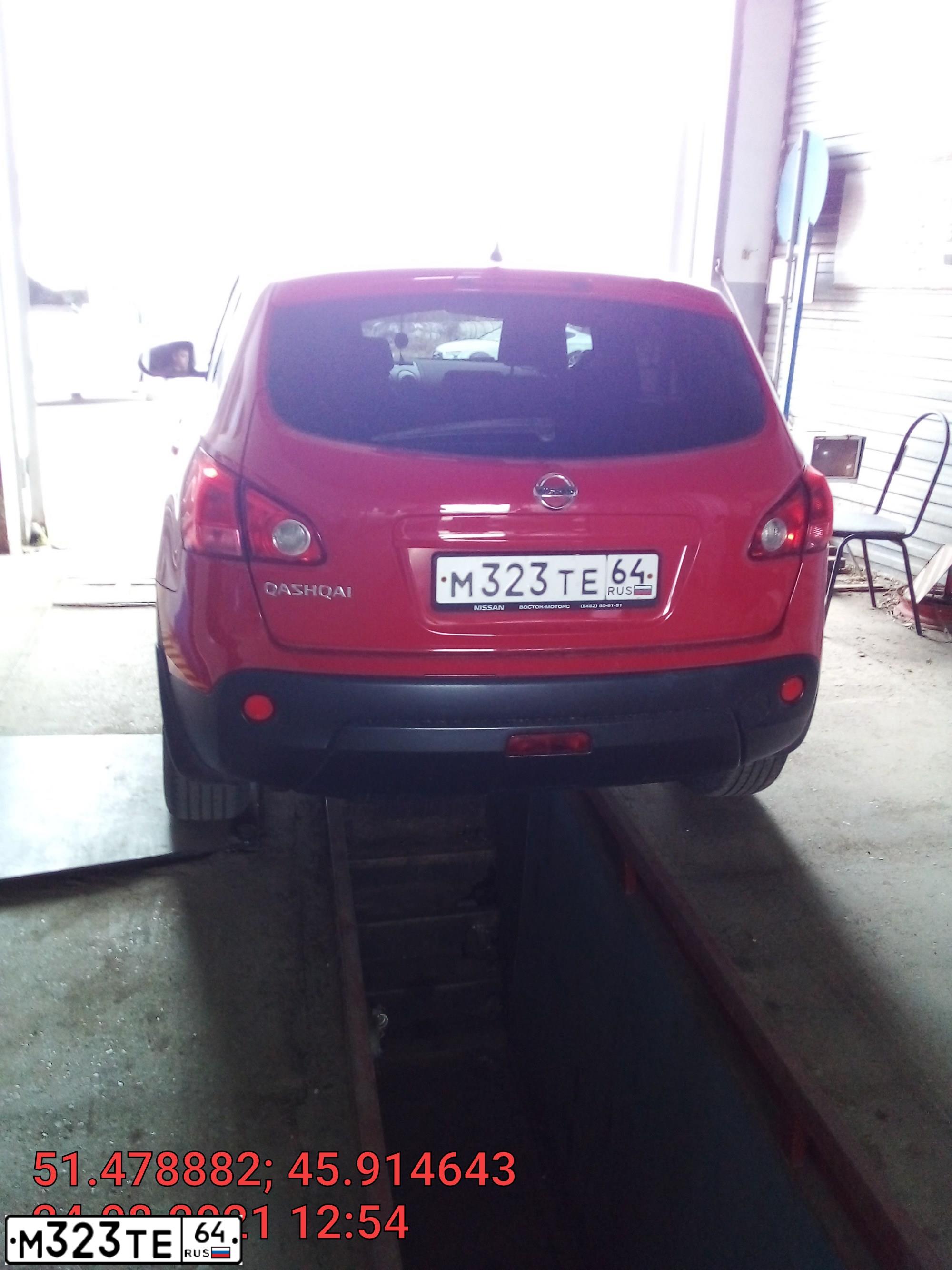 Фото автомобиля LADA 2114 SAMARA, 2004 — госномер М323ТЕ64. Цвет: СЕРО ЗЕЛЕНЫЙ