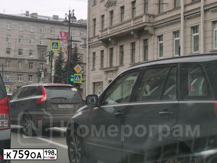 Фото автомобиля ВОЛЬВО ХС60, 2012 — госномер А848СН147. Цвет: ЧЕРНЫЙ
