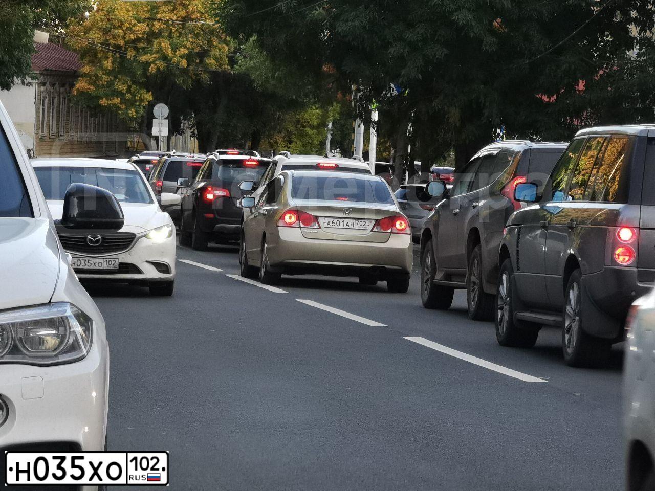 Фото автомобиля MAZDA 6, 2015 — госномер В135ЕУ702. Цвет: Белый