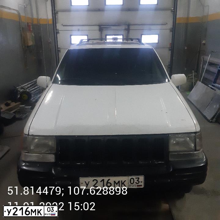 Фото автомобиля JEEP GRAND CHEROKEE, 1998 — госномер У216МК03. Цвет: Белый