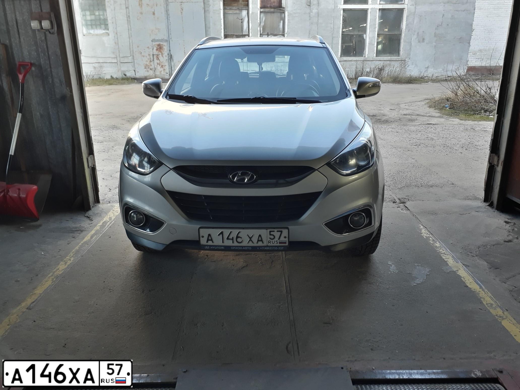 Фото автомобиля HYUNDAI IX35, 2010 — госномер А146ХА57. Цвет: СЕРЕБРИСТЫЙ