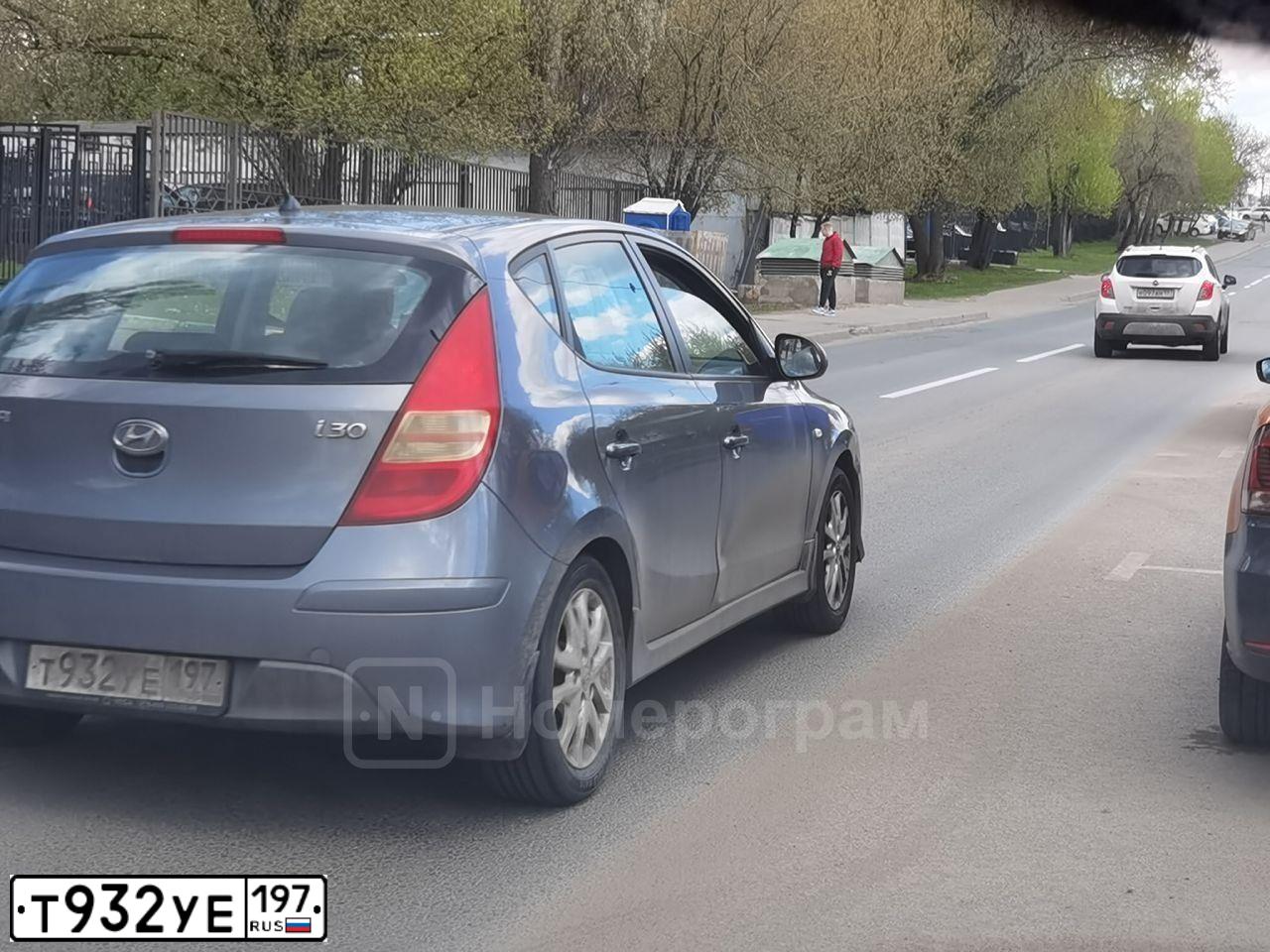 Фото автомобиля HYUNDAI I30, 2011 — госномер Т932УЕ197. Цвет: СЕРЫЙ