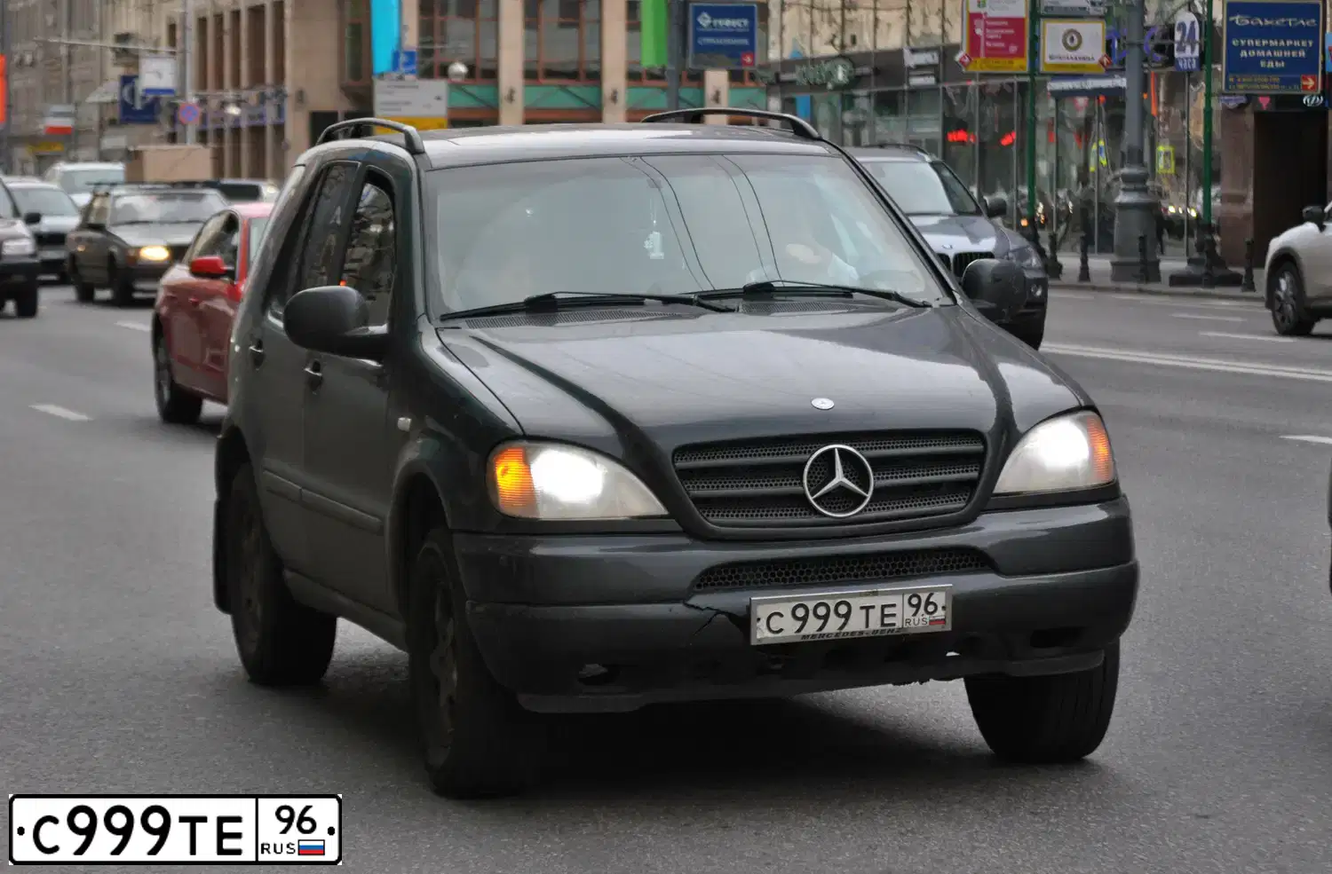 Фото автомобиля MERCEDES M-KLASSE, 1998 — госномер С999ТЕ96. Цвет: ЧЕРНЫЙ