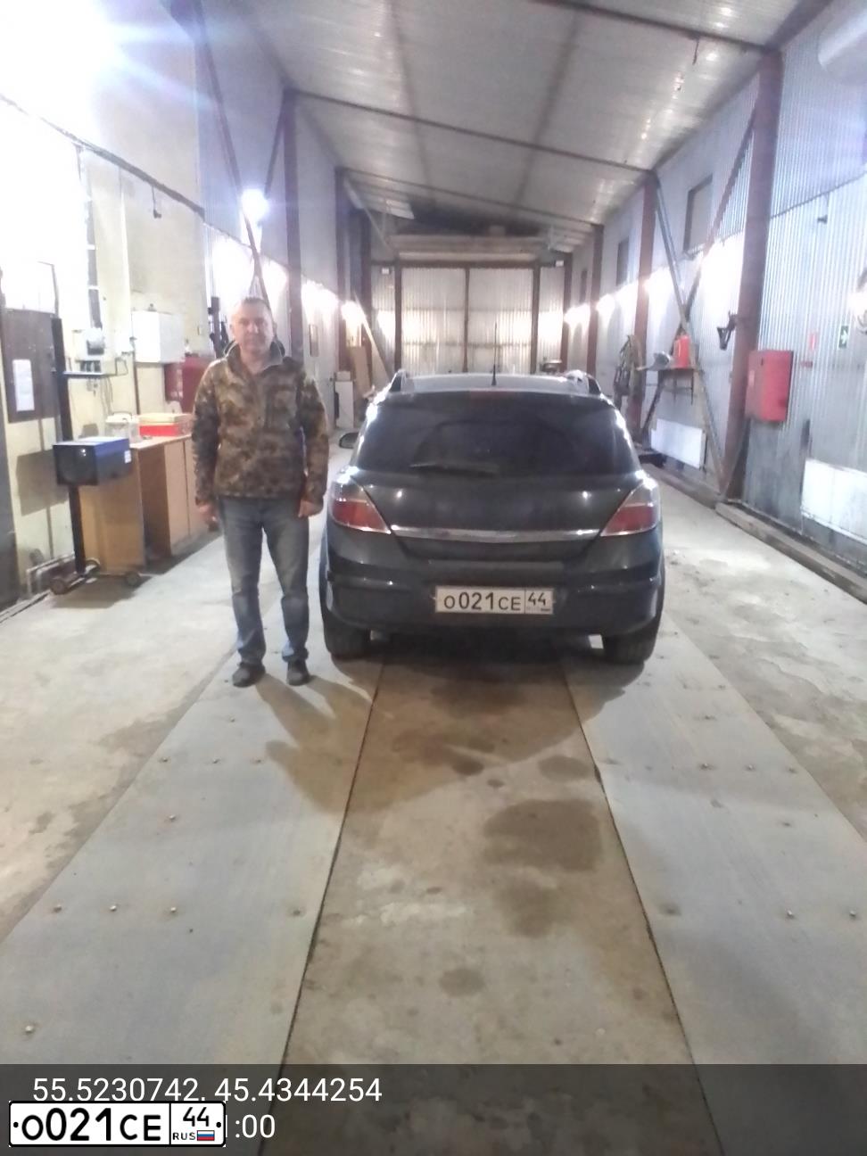 Фото автомобиля OPEL ASTRA, 2008 — госномер Т130УС152. Цвет: Темно-синий