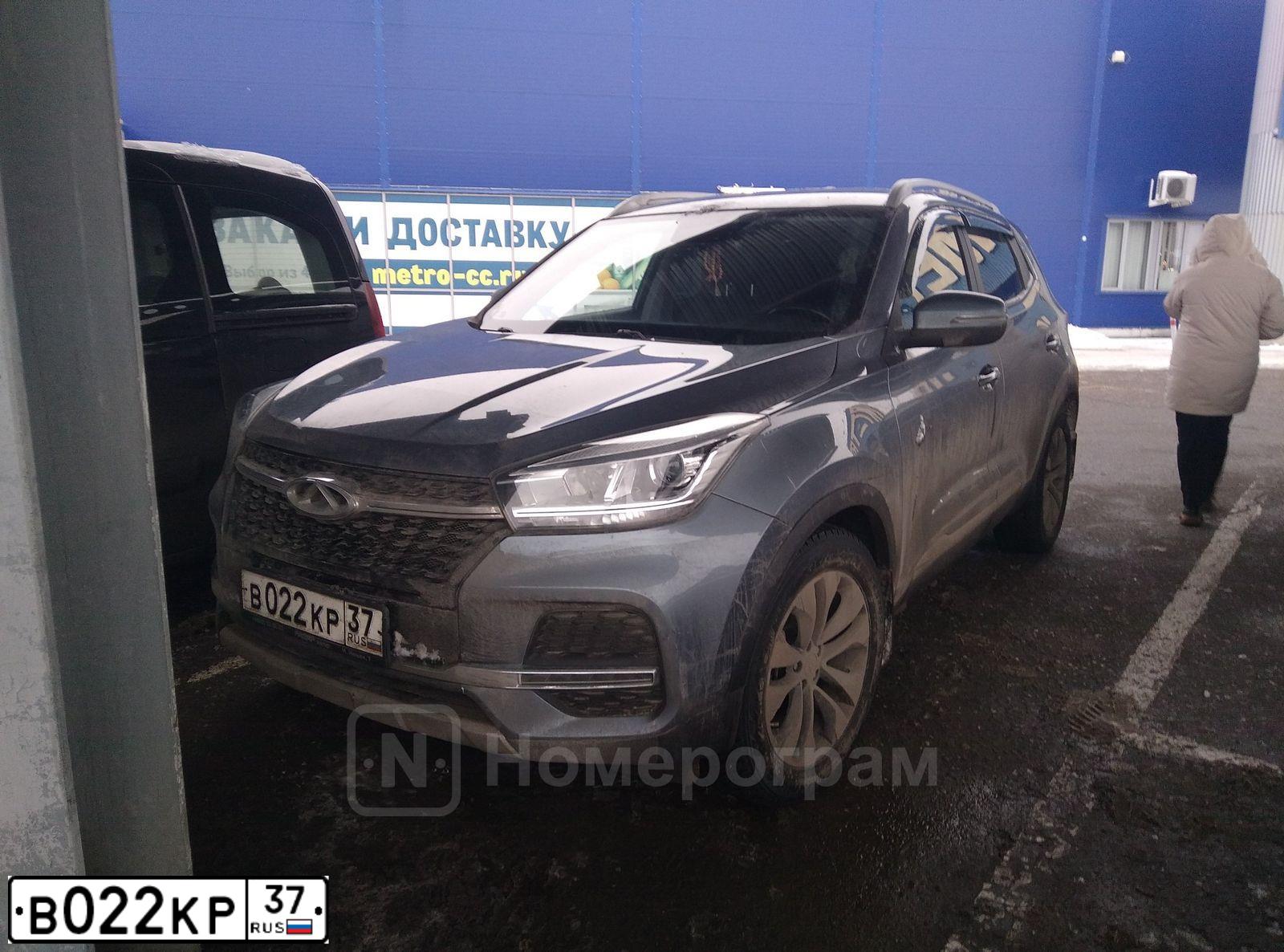 Фото автомобиля CHERY TIGGO, 2020 — госномер В022КР37. Цвет: СЕРЫЙ