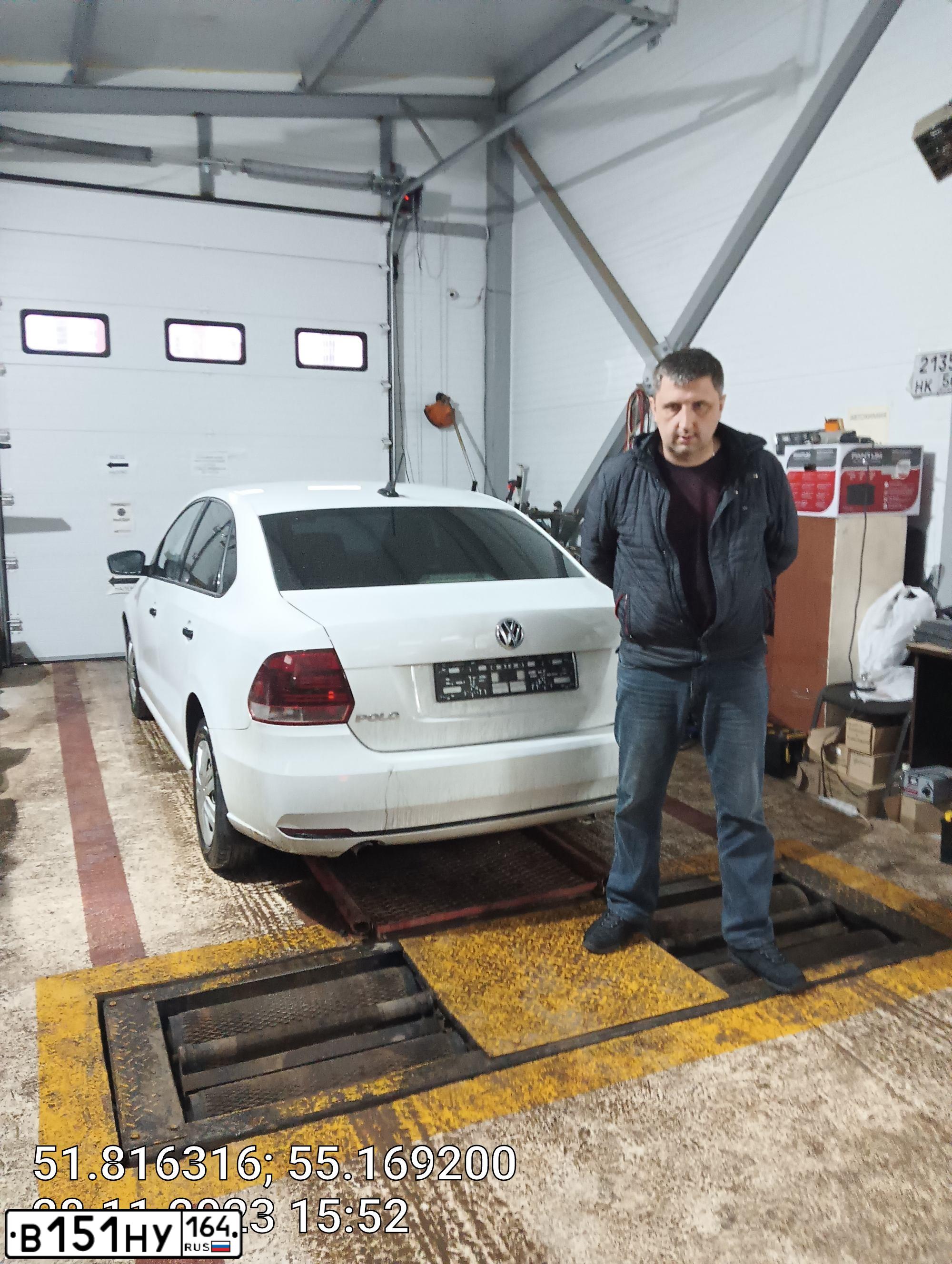 Фото автомобиля VOLKSWAGEN POLO, 2019 — госномер Е659ОХ156. Цвет: Белый