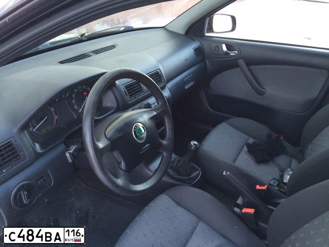 Фото автомобиля SKODA OCTAVIA, 2006 — госномер С484ВА116. Цвет: ЧЕРНЫЙ