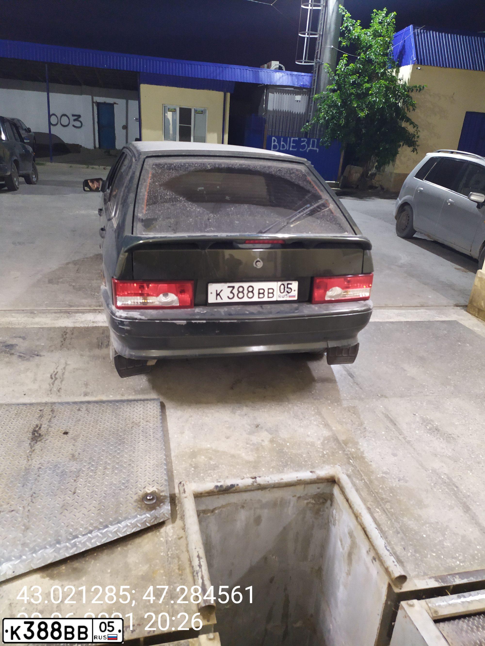 Фото автомобиля LADA 2114 SAMARA, 2006 — госномер К388ВВ05. Цвет: ЗОЛОТИСТЫЙ ТЕМНО-ЗЕЛЕНЫЙ