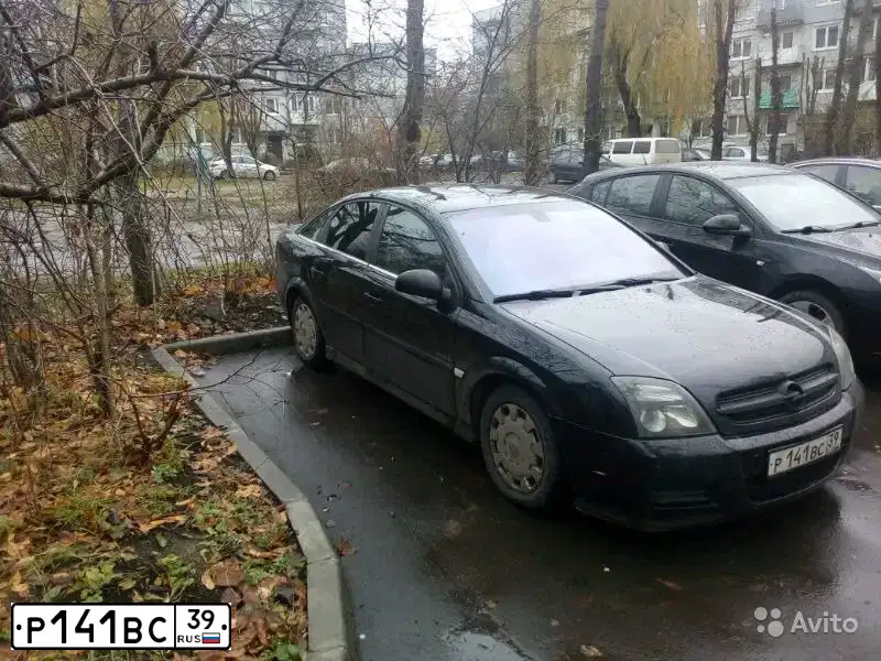 Фото автомобиля OPEL VECTRA, 2008 — госномер Р141ВС39. Цвет: ЧЕРНЫЙ