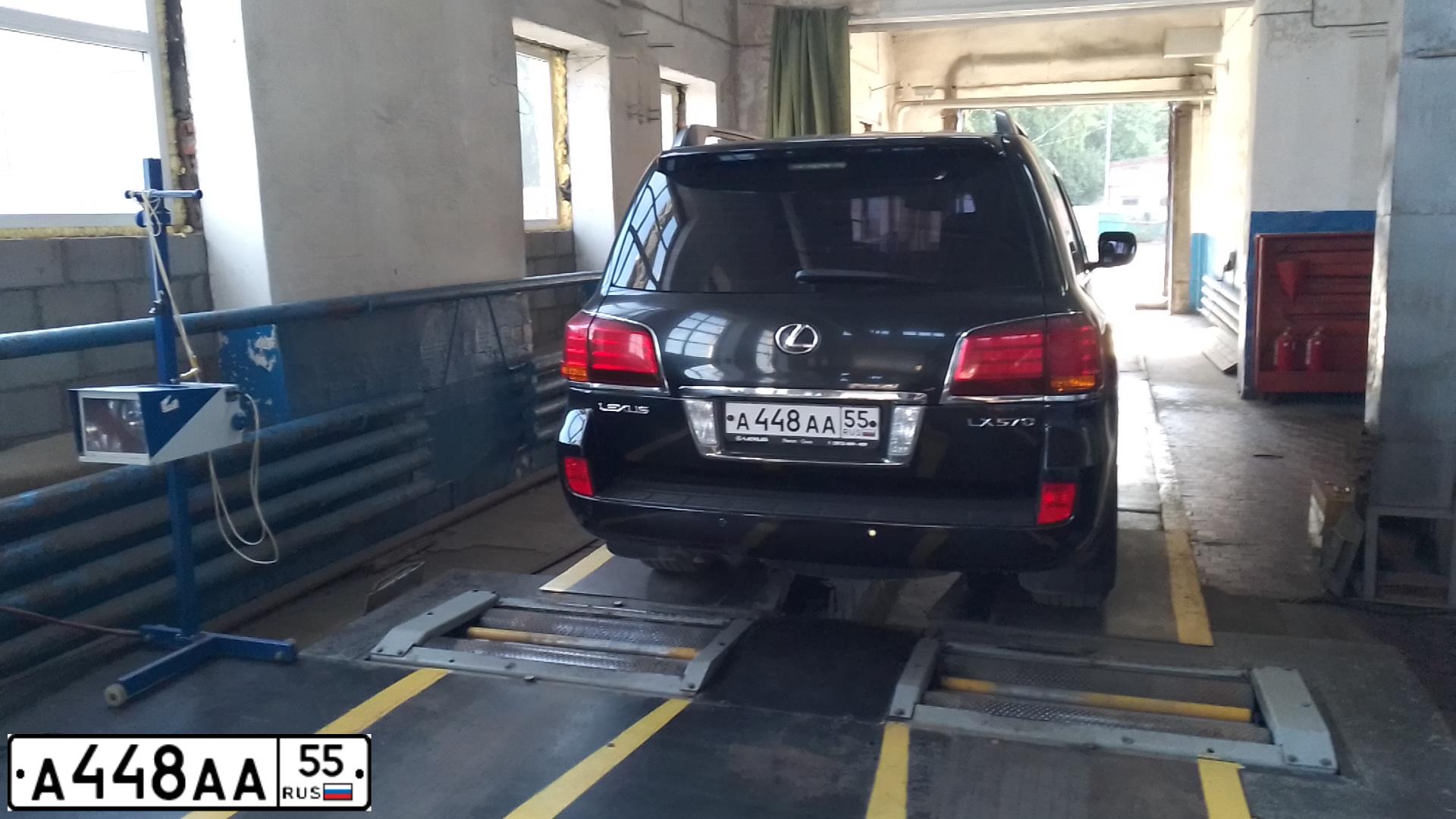 Фото автомобиля BMW X5, 2004 — госномер О265ОО55. Цвет: серебристый