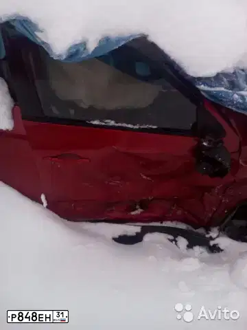 Фото автомобиля NISSAN JUKE, 2011 — госномер Р848ЕН31. Цвет: КРАСНЫЙ