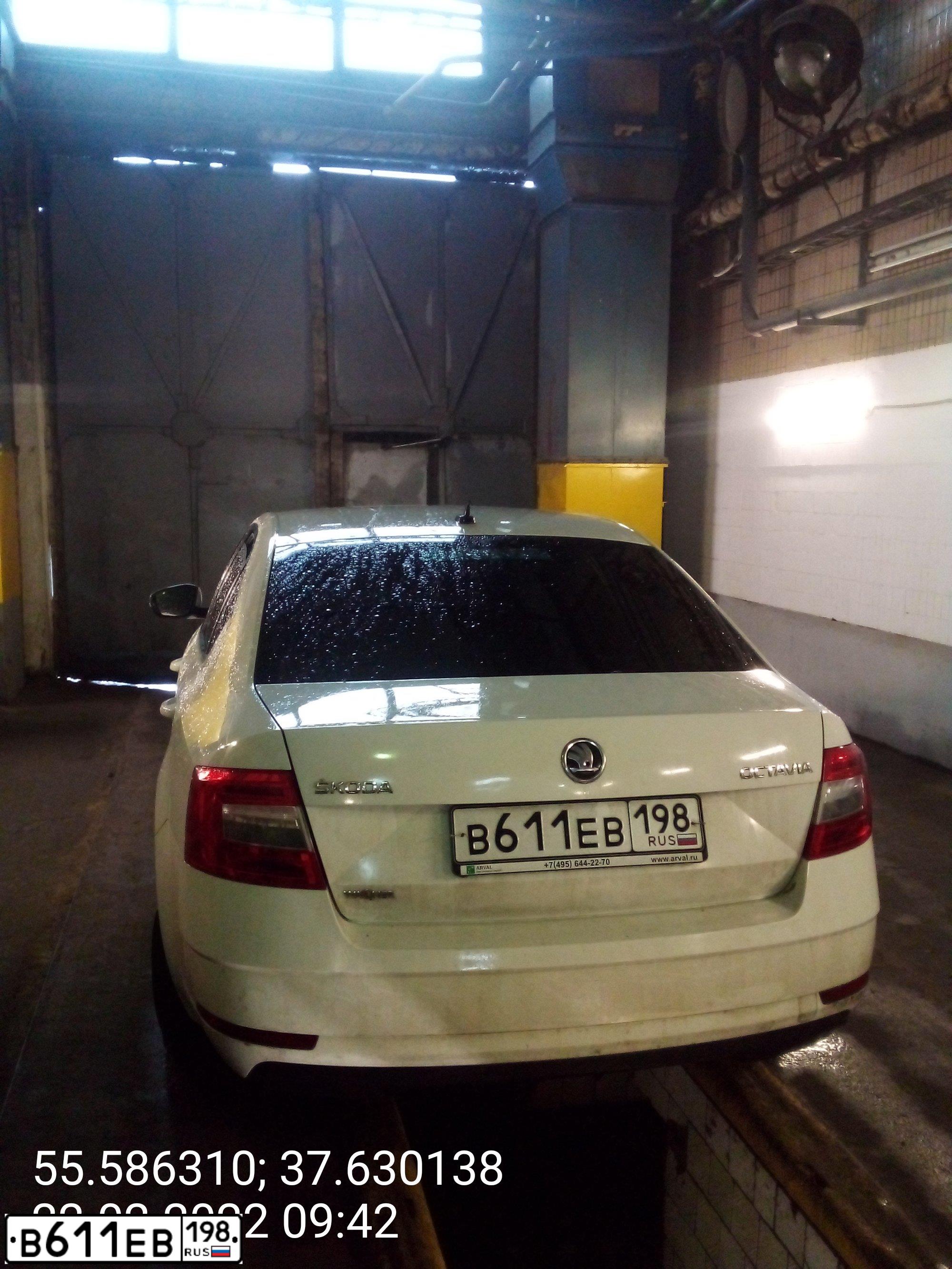 Фото автомобиля SKODA OCTAVIA, 2018 — госномер К350ХЕ702. Цвет: Белый