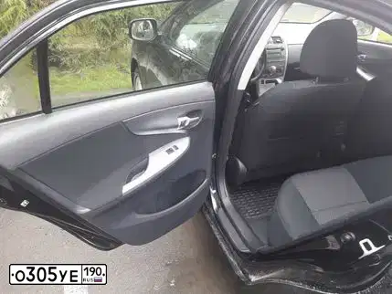 Фото автомобиля TOYOTA COROLLA, 2012 — госномер Р723АС04. Цвет: ЧЕРНЫЙ